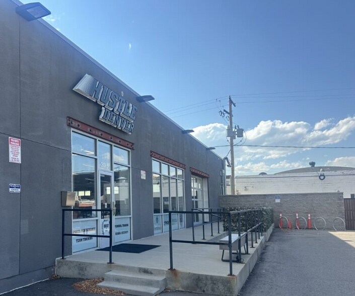 More Photos Of 2015 Dallas St, Aurora Storefront Retail Office For Lease