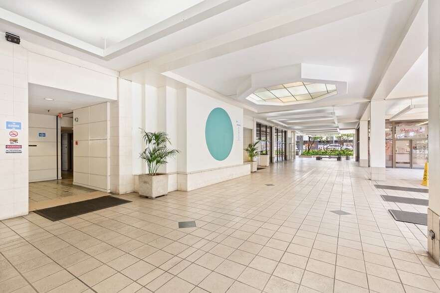 More Photos Of 1580 Makaloa St, Honolulu Office For Lease