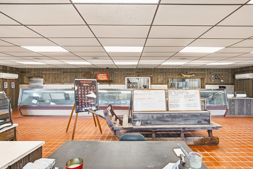 More Photos Of 1908 Water Level Rd, Somerset Specialty For Sale