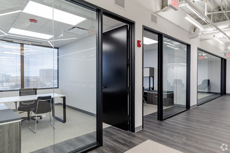 More Photos Of 1415 W 22nd St, Oak Brook Office For Lease