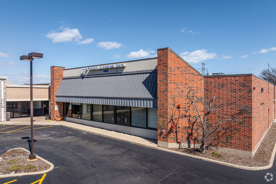 More Photos Of 9347 N Milwaukee Ave, Niles Unknown For Lease