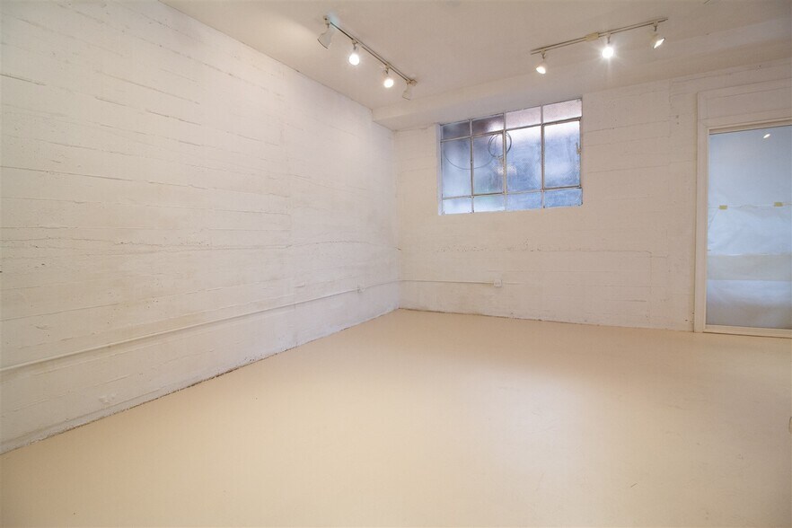 More Photos Of 221 DuPage St, Elgin General Retail For Lease