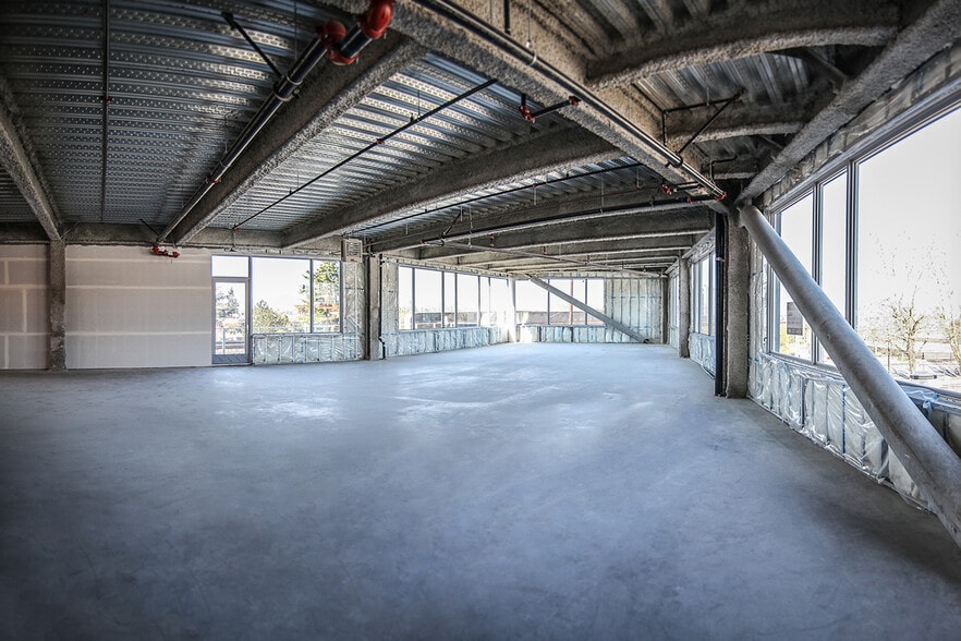 More Photos Of 275 W 3rd St, Vancouver Office Residential For Lease