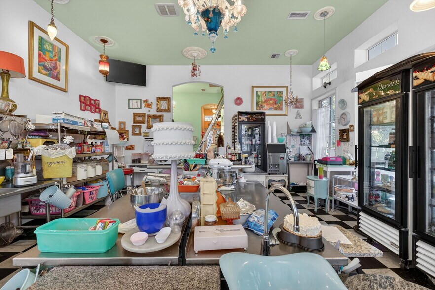 More Photos Of 197 E Church St, Deland Restaurant For Sale