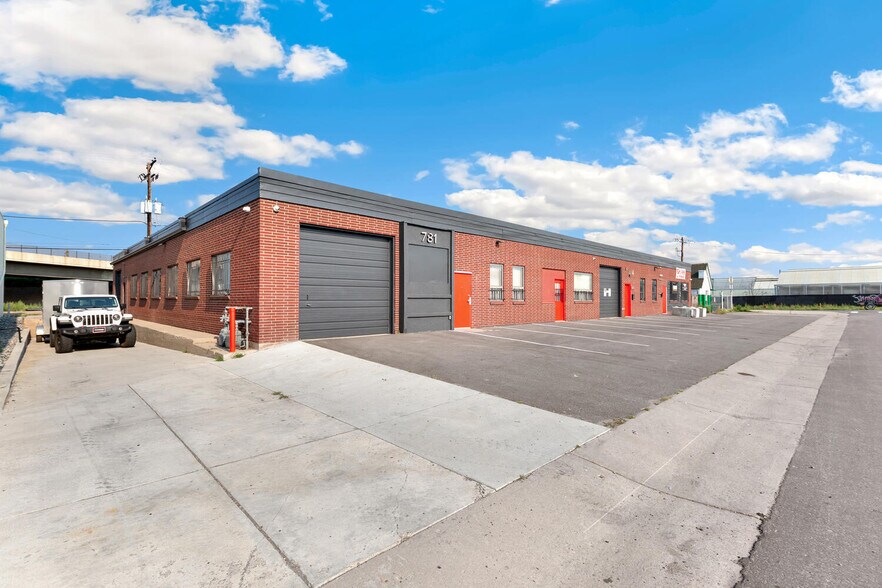 More Photos Of 781-785 Vallejo St, Denver Warehouse For Lease