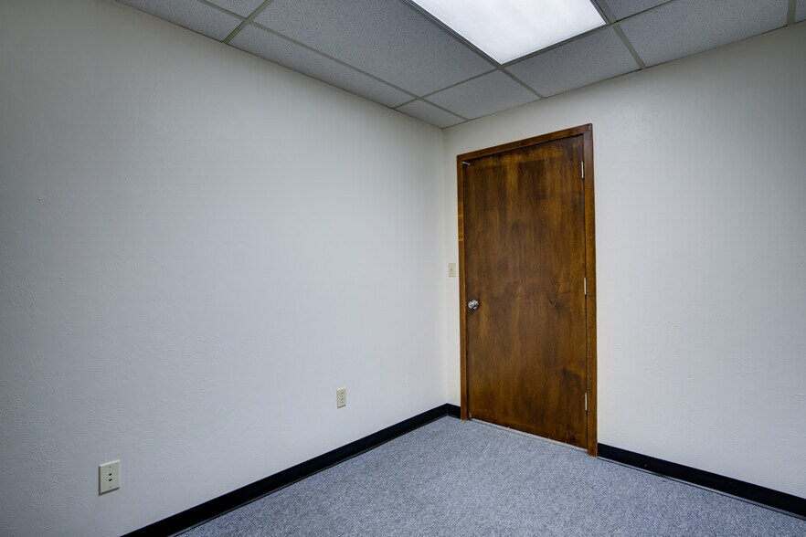 More Photos Of 225 S Academy Blvd, Colorado Springs Office For Sale