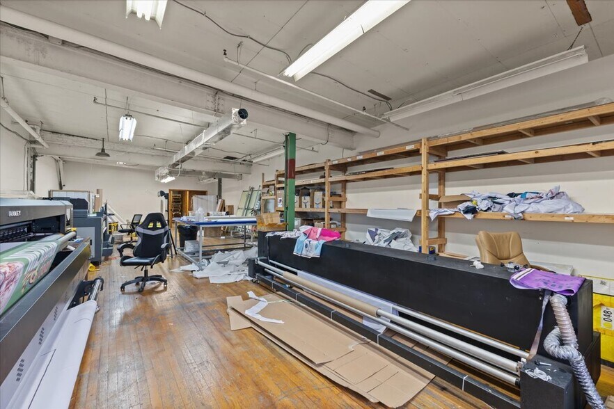 More Photos Of 181 S Whitfield St, Nazareth Office Residential For Sale