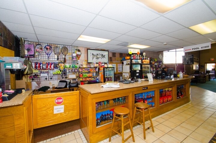 More Photos Of 754 Beaver Ruin Rd NW, Lilburn Freestanding For Lease