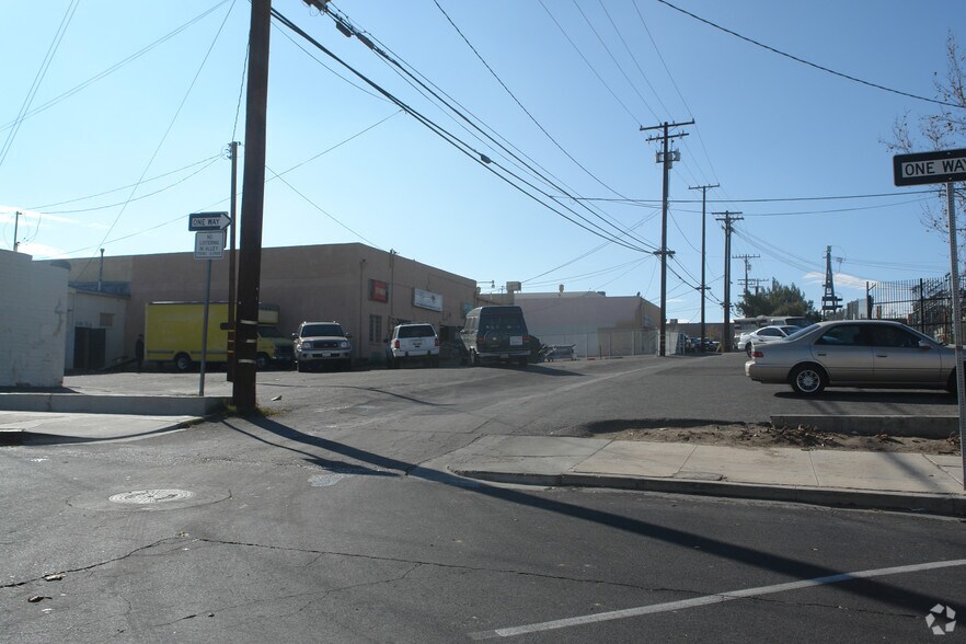 More Photos Of 15572-15576 7th St, Victorville General Retail For Sale