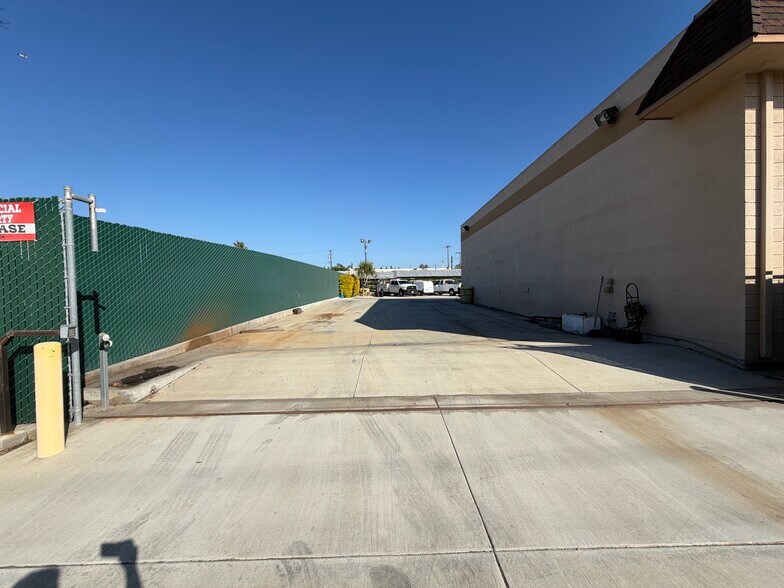More Photos Of 1101 E 25th St, Signal Hill Land For Lease