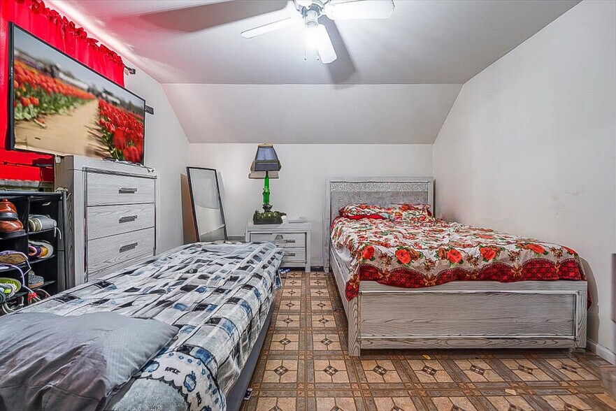 More Photos Of 115 34th St, Union City Apartments For Sale