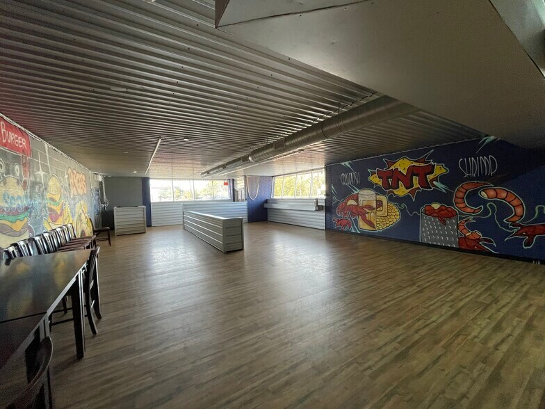 More Photos Of 1011 Park Aly, Orange Fast Food For Lease