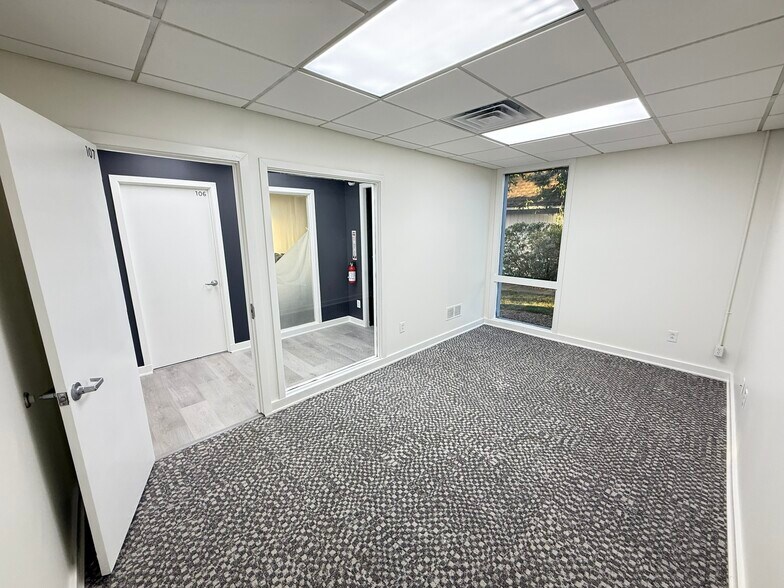 More Photos Of 20 Office Park Way, Pittsford Office For Lease