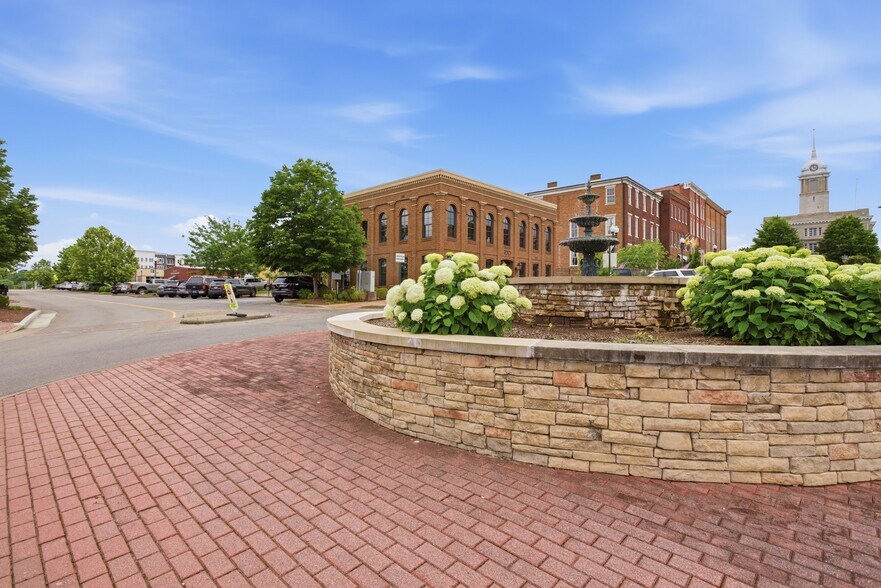 More Photos Of 209 E 6th Street, Columbia Land For Sale