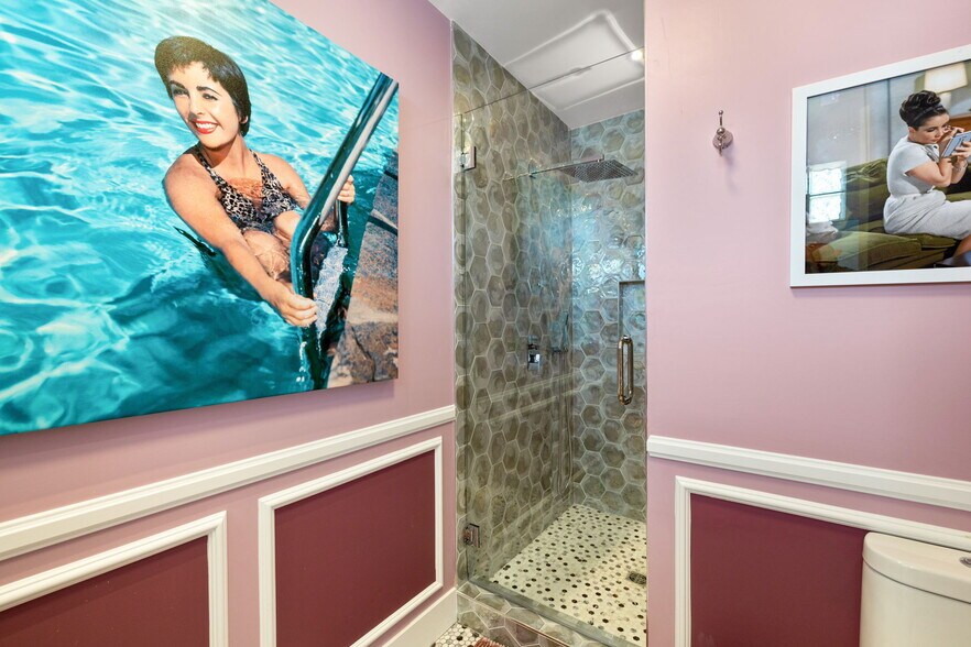 More Photos Of 120 W Vereda Sur, Palm Springs Hotel For Sale