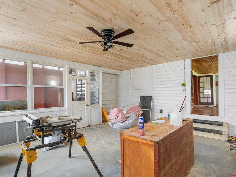 More Photos Of 505 E Main St, Burnsville Apartments For Sale