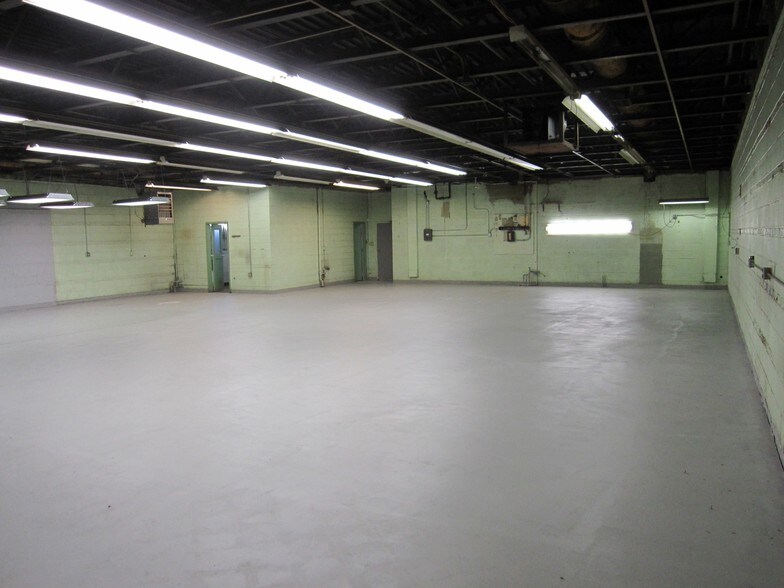 More Photos Of 4507-4511 W Belmont Ave, Chicago Distribution For Sale