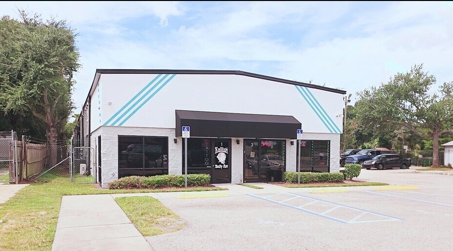 More Photos Of 1720 N Goldenrod Rd, Orlando Showroom For Lease
