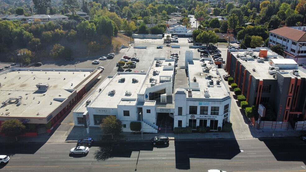 More Photos Of 19626 Ventura Blvd, Tarzana Office For Lease
