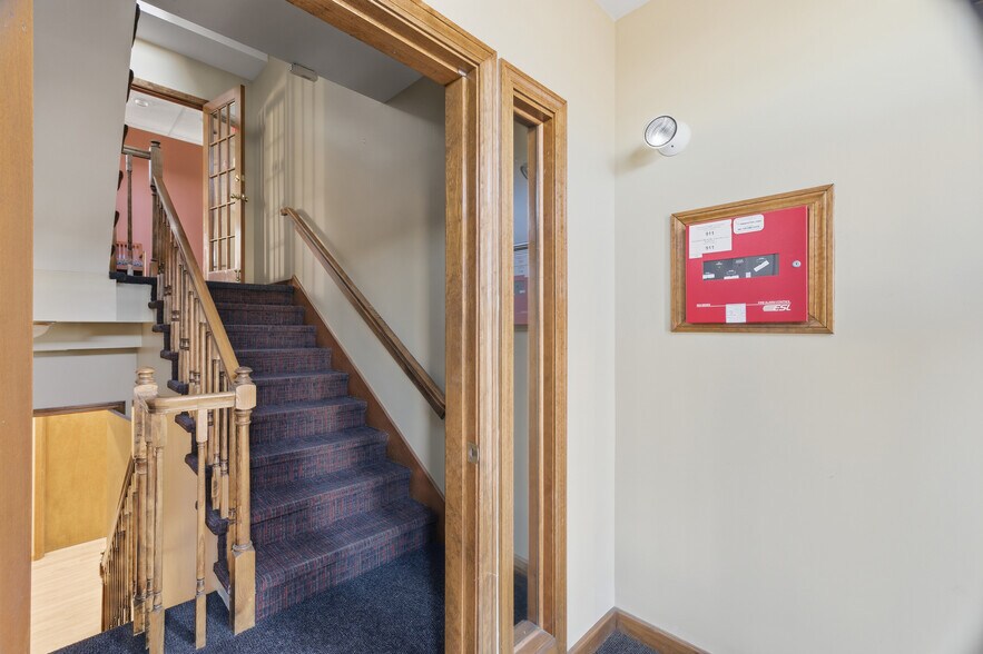 More Photos Of 352 Park Ave, Woonsocket Office For Sale