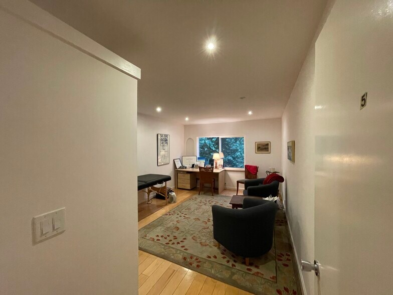 More Photos Of 10 Millwood St, Mill Valley Medical For Sale