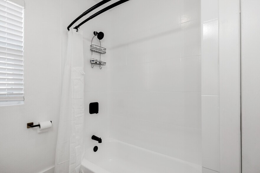 More Photos Of 1055 21st Street, San Diego Apartments For Sale