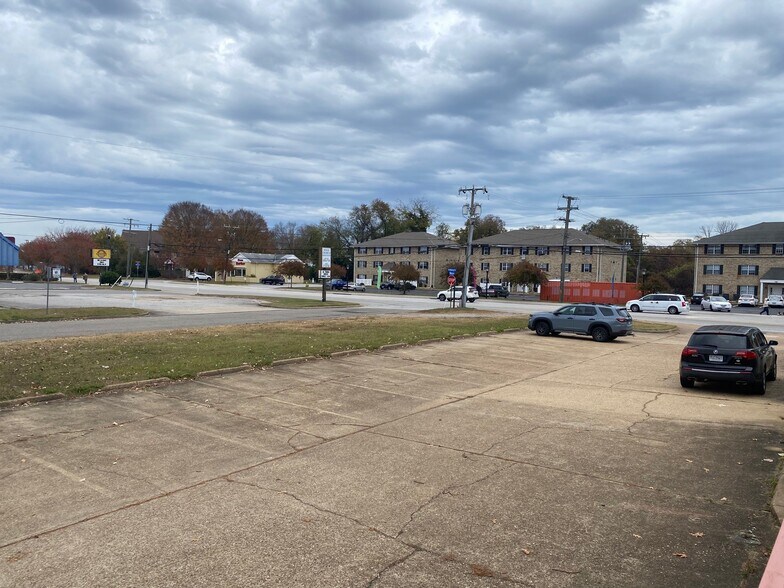 More Photos Of 1721 N King St, Hampton Daycare Center For Lease