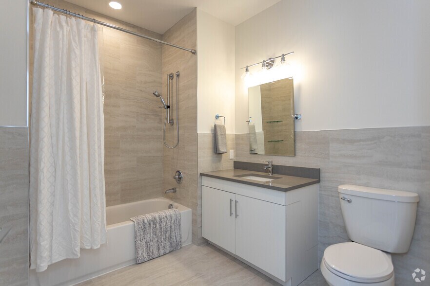 More Photos Of 1000 New York Ave, Huntington Station Apartments For Lease