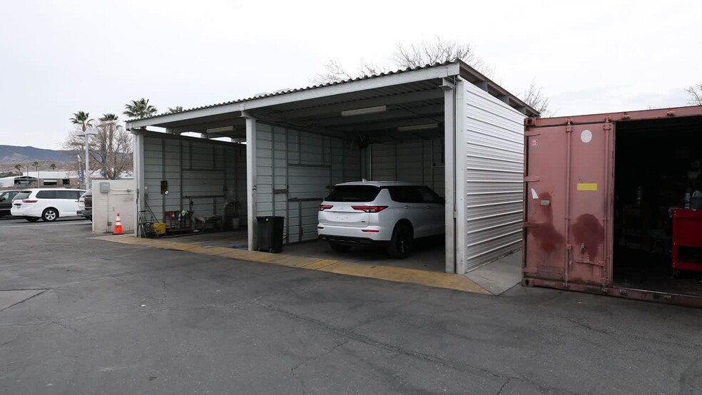 Primary Photo Of 401 Auto Vista Dr, Palmdale Auto Dealership For Sale