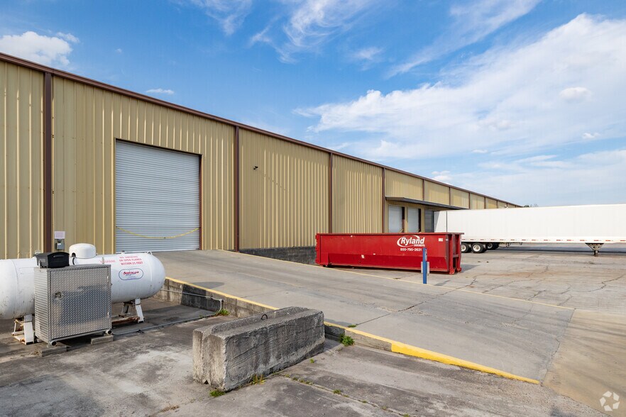 More Photos Of 980 Bourne Ave, Savannah Warehouse For Lease