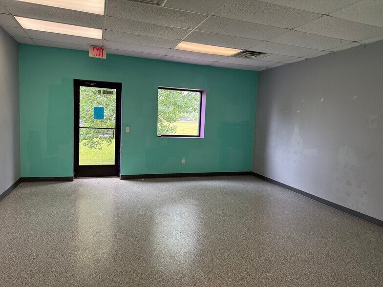 More Photos Of 1009 W Wisconsin Ave, Sparta Freestanding For Lease