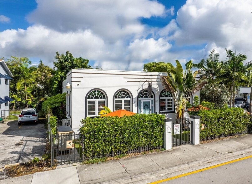 Primary Photo Of 575 NE 61st St, Miami Hotel For Sale