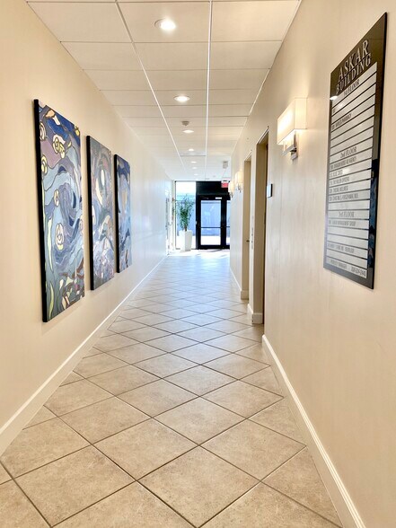 More Photos Of 848 1st Ave N, Naples Medical For Lease