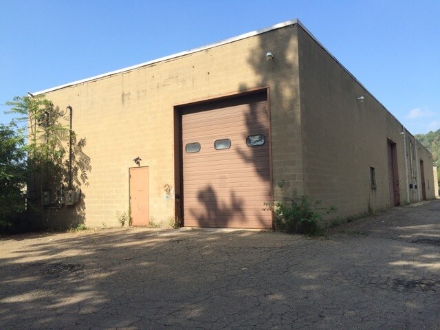 More Photos Of 132-134 23rd St, Pittsburgh Warehouse For Lease