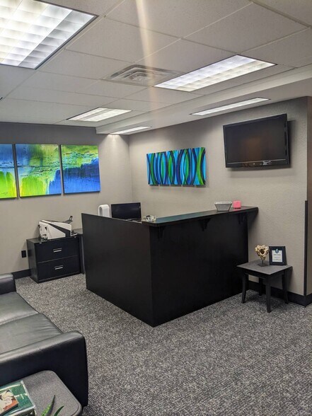 More Photos Of 2900 SW Wanamaker Dr, Topeka Office For Lease