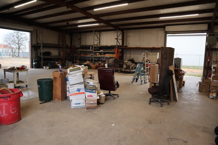 More Photos Of 9238 Converse Business Ln, Converse Service For Sale