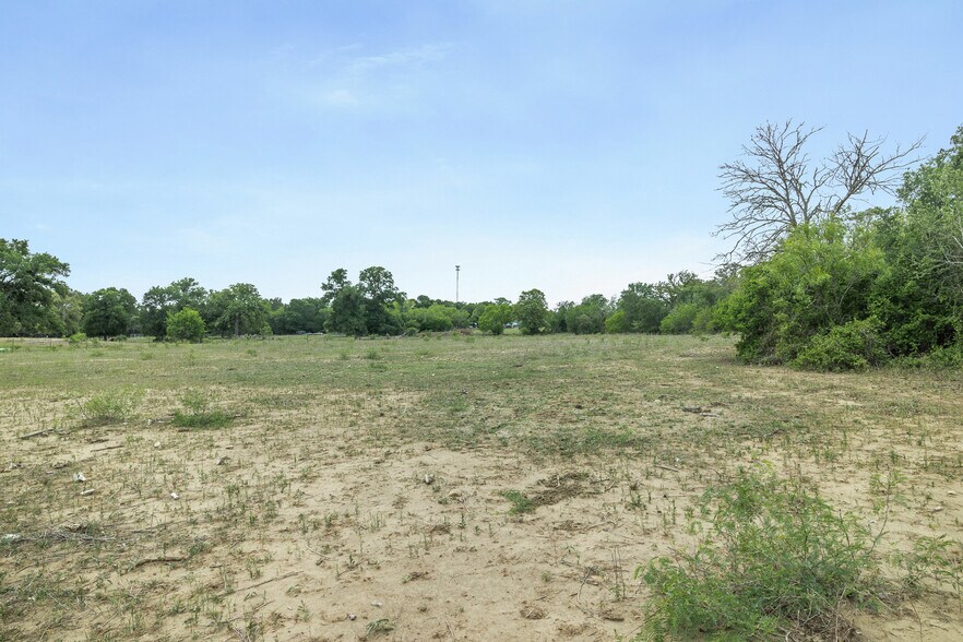 More Photos Of 9765 State Park Rd, Lockhart Land For Sale