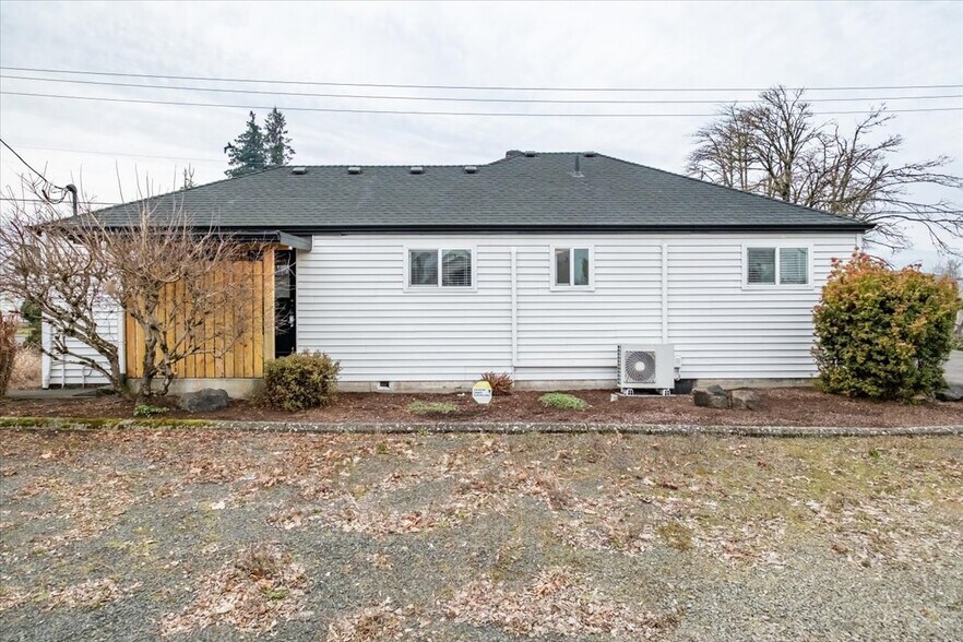 More Photos Of 410 N 1st Ave, Stayton Office For Sale