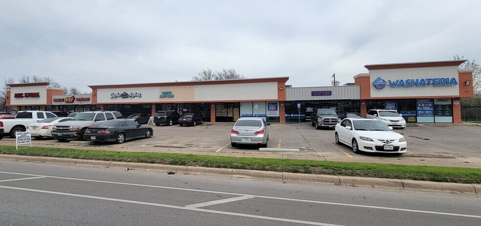 More Photos Of 2801 Hemphill St, Fort Worth Freestanding For Lease