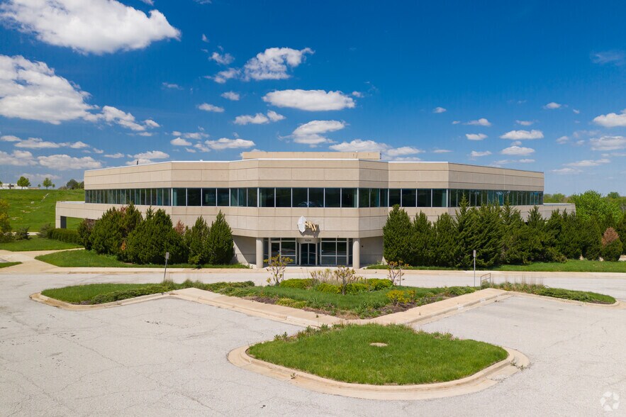 More Photos Of 11250 Corporate Ave, Lenexa Office For Lease