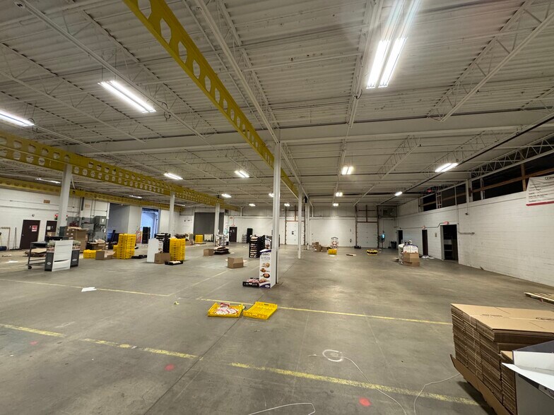 More Photos Of 350 N Cherry Street Ext, Wallingford Manufacturing For Lease