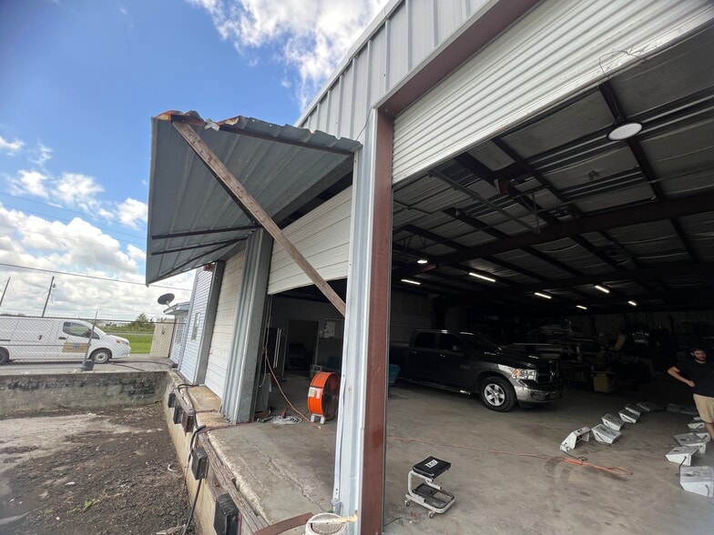 More Photos Of 3887 E US-90 Hwy, Lake City Warehouse For Lease