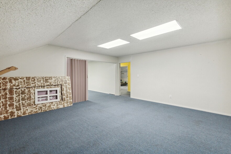 More Photos Of 1919 S Collins St, Arlington Religious Facility For Sale