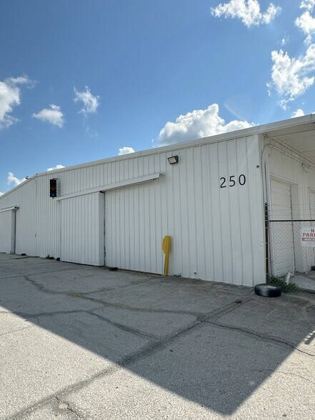 More Photos Of 300 Race Track Rd S, Oldsmar Unknown For Lease