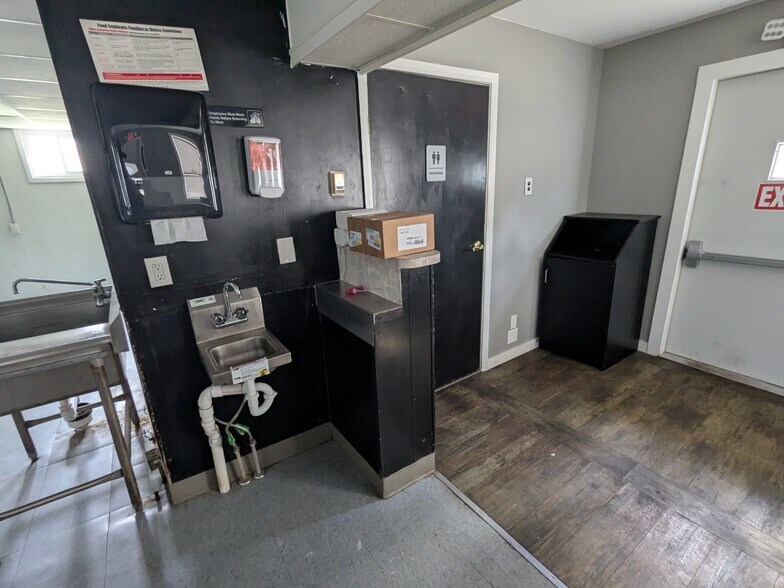 More Photos Of 24901 Red Arrow Hwy, Mattawan Restaurant For Lease