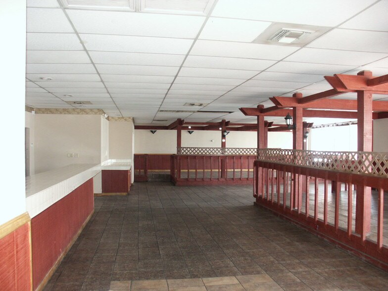 More Photos Of 5023-5051 W Olive Ave, Glendale Storefront Retail Office For Lease