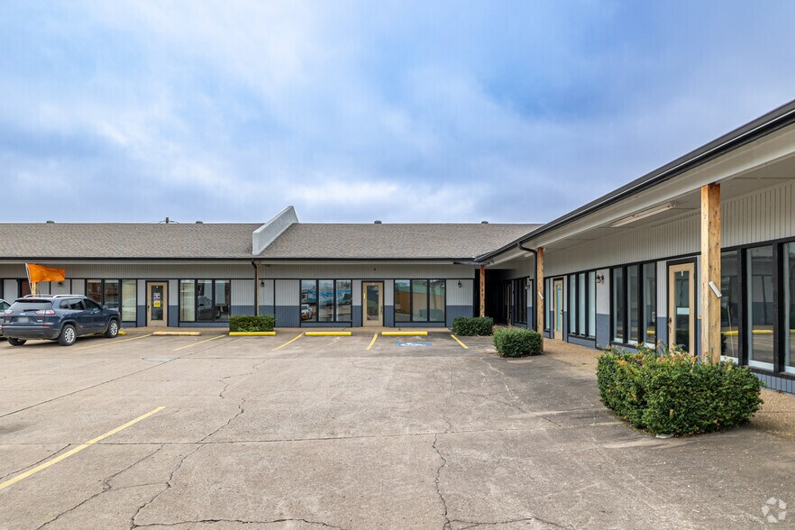 More Photos Of 1270 W Highway 412, Siloam Springs Freestanding For Lease