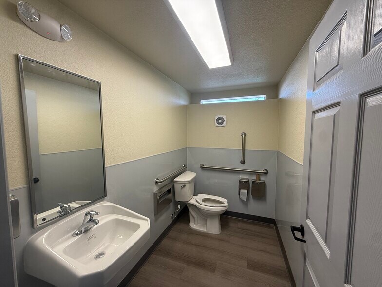 More Photos Of 1735 Athol Ave, Henderson Land For Lease