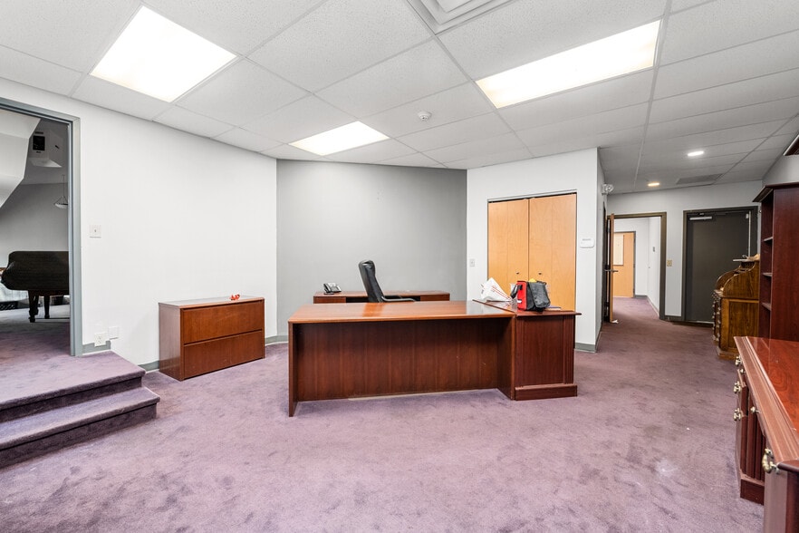 More Photos Of 1050 Kemper Meadow Dr, Cincinnati Religious Facility For Sale