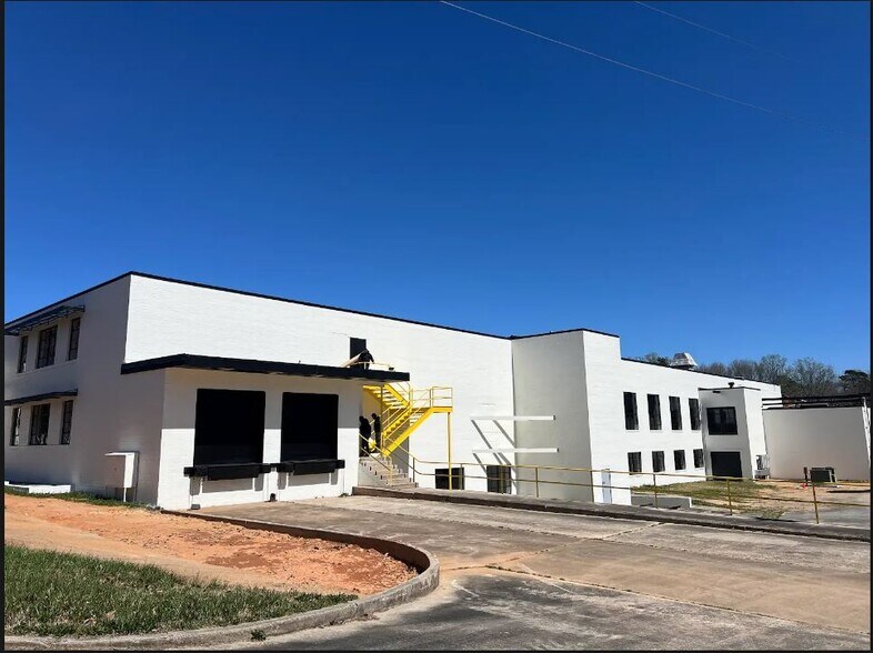 Primary Photo Of 414 N Meriah St, Landis Warehouse For Lease